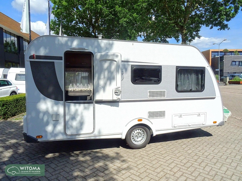 Knaus Sport 420 QD voortent luifel  foto: 21