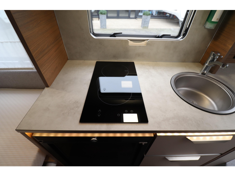 Knaus Sport E-Power Selection 420 QD Mover / Luifel / Airco  foto: 12
