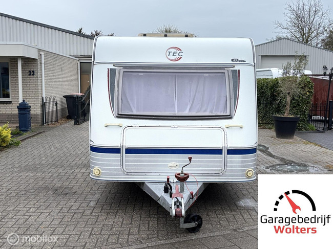 TEC 530 TDF voortent rondzit vastbed L keuken foto: 1