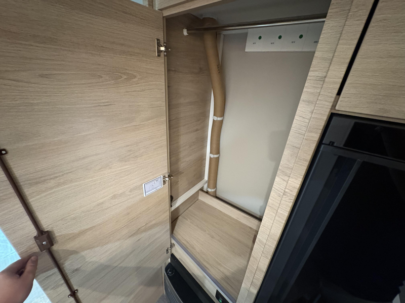 Weinsberg CaraOne Edition HOT 480 QDK stapelbed / dwarsbed  foto: 15