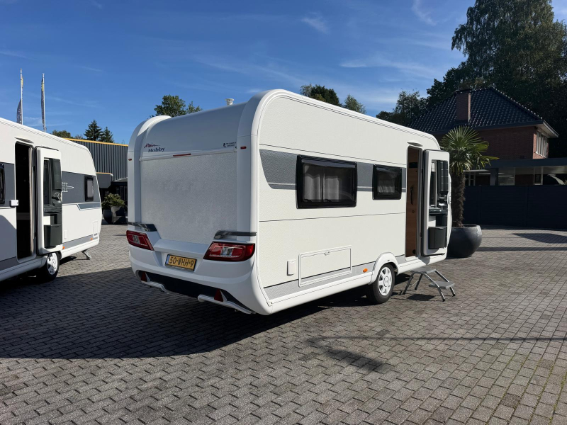 Hobby De Luxe 460 LU In NIEUWSTAAT!  foto: 2