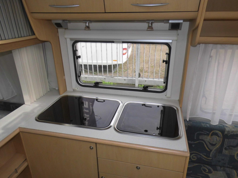 Beyerland Quartz 460 LB Nieuwe voortent en mover! 