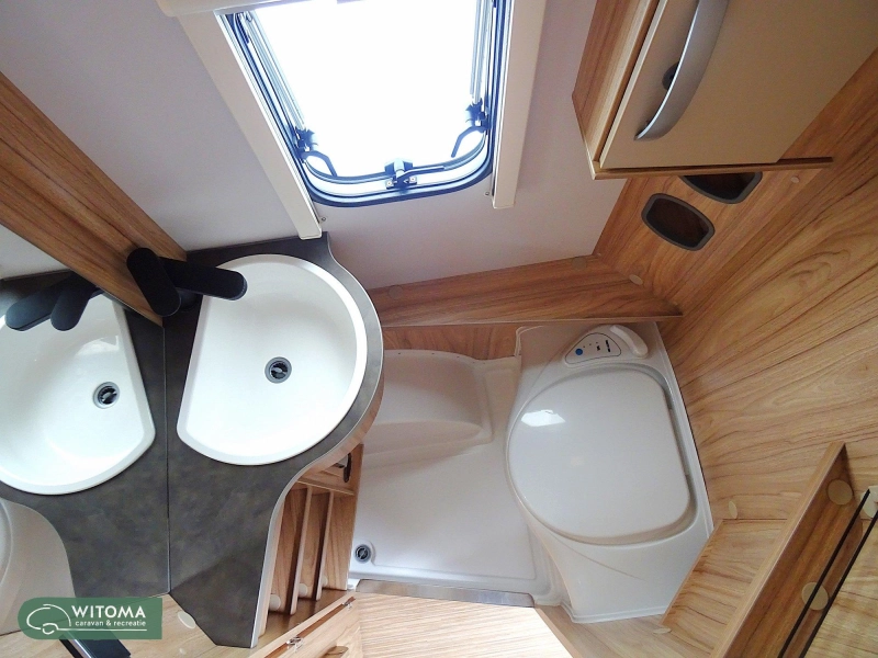 Eriba Nova Light 470 mover vloerverwarming ETC  foto: 13