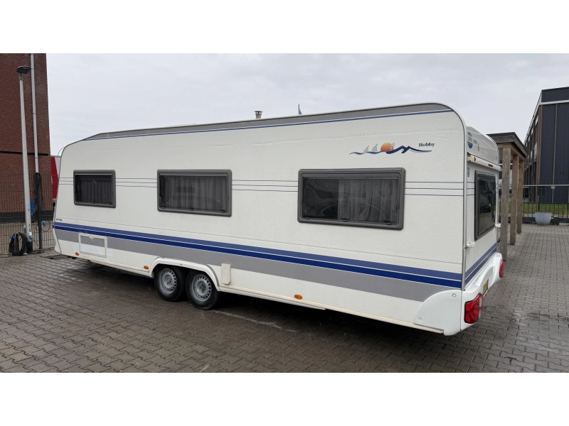 Hobby Exclusive 650 2x zitgroep frans bed 