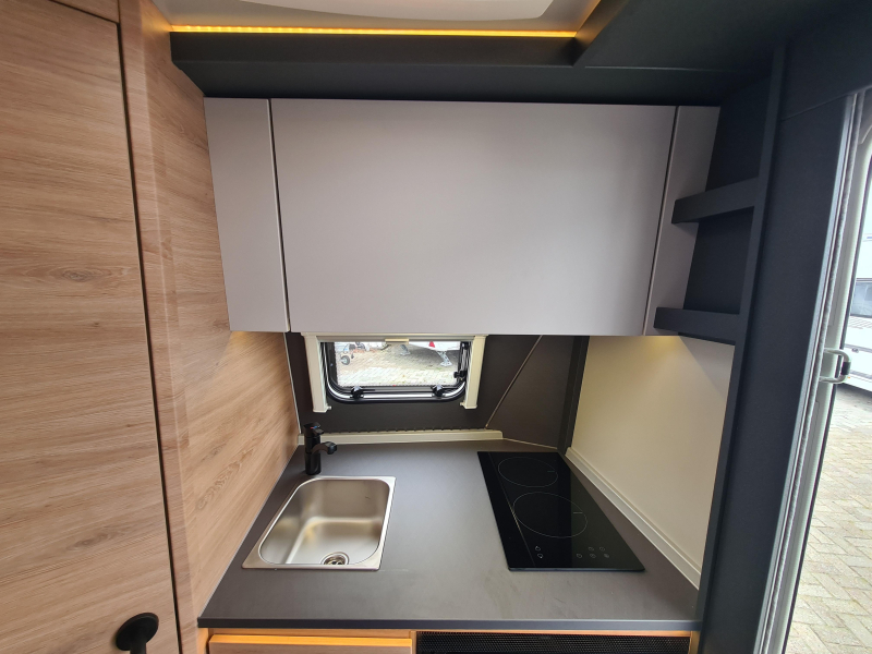 Knaus Yaseo 340 PX Cassetteluifel  foto: 12