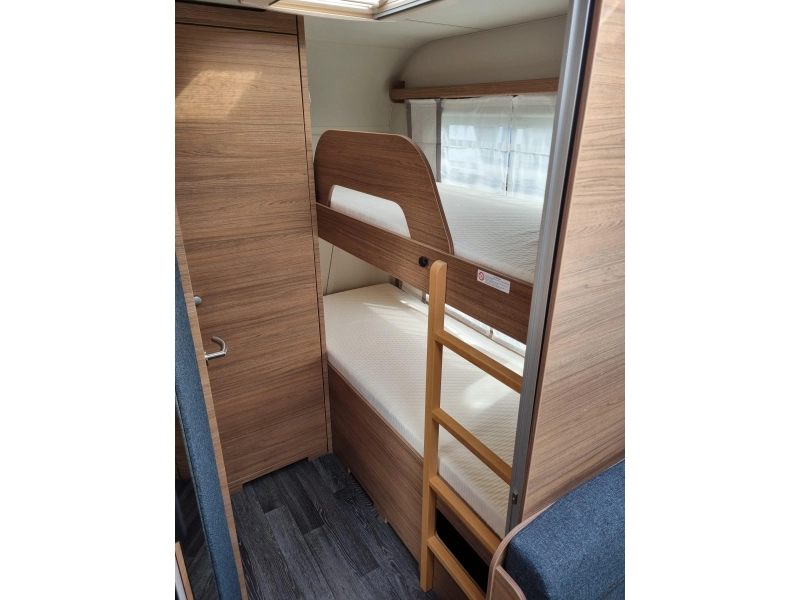 Knaus Sport 500 KD - Stapelbed - Airco  foto: 8