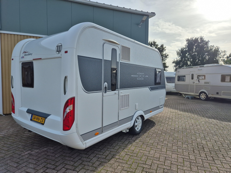Hobby De Luxe 400 SFE  foto: 2