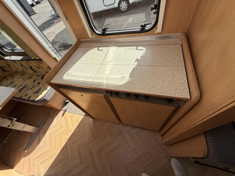 Bürstner Ventana Avantgarde 480 TK STAPELBE RONDZIT 5/6PERS  foto: 15
