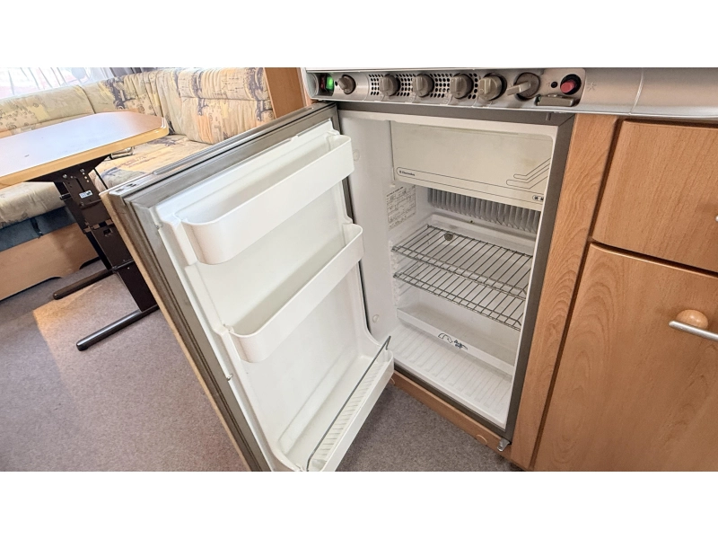 Knaus Sudwind 495 TK kinderkamer rondzit  foto: 8