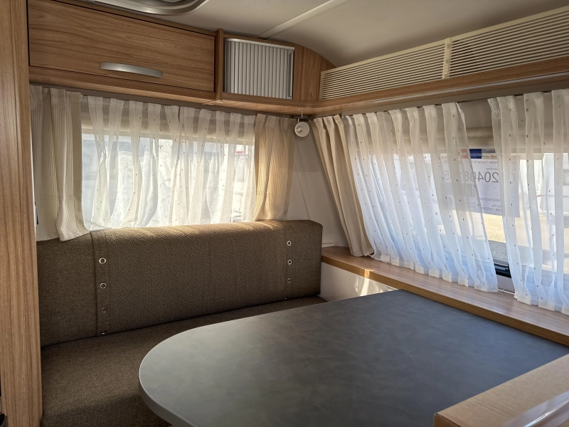 Eriba Feeling 425 Neville GRATIS MOVER  foto: 1