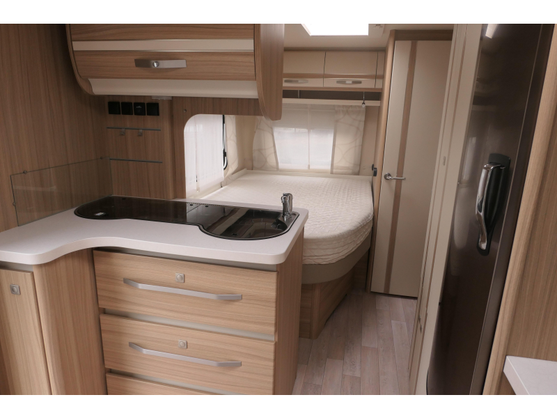 Fendt Bianco Activ 495 SFE Ruime caravan  foto: 8