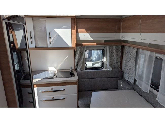 Hobby DE LUXE 400 SFE foto: 9