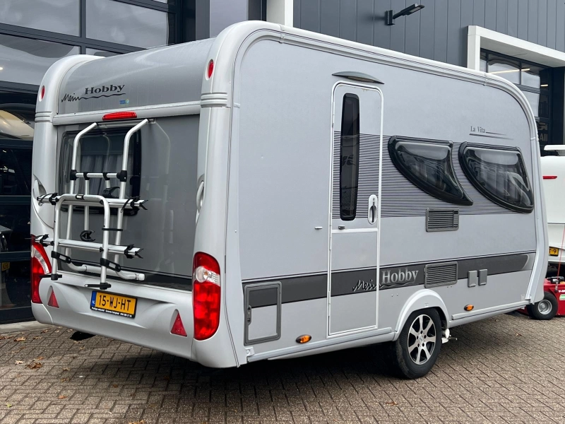 Hobby La Vita 400 SF Mover, Tent, Fietsenrek  foto: 4