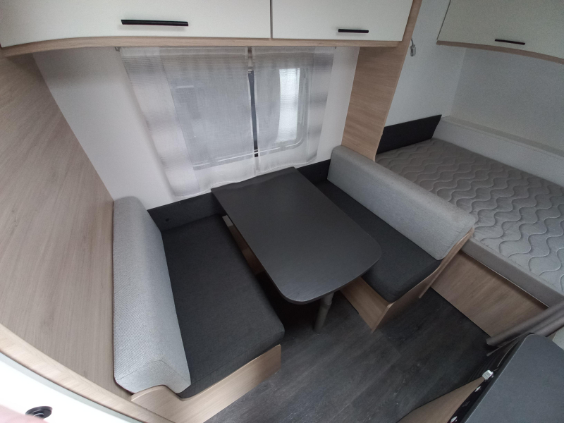 Caravelair Alba Family 466 voortent-uitbouw-mover  foto: 5