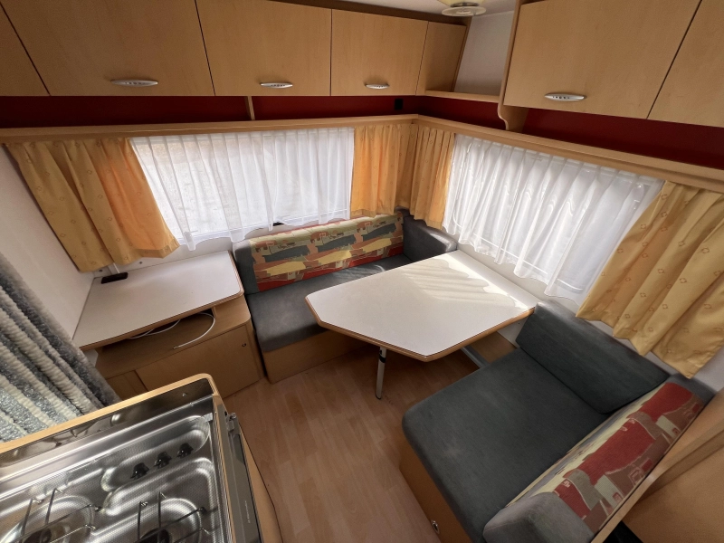 Delta Euroliner 4400 LB voortent en luifel 