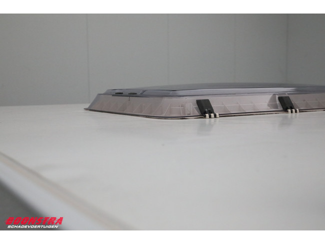 Knaus Sport 450 FU Middenkeuken Rondzit foto: 6