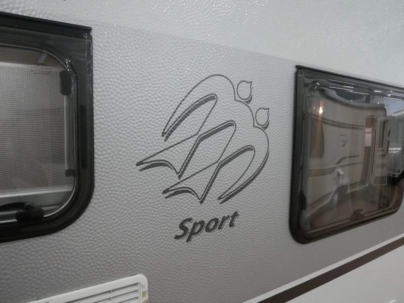 Knaus Sport 460 EU Mover levelsysteem luifel  foto: 18