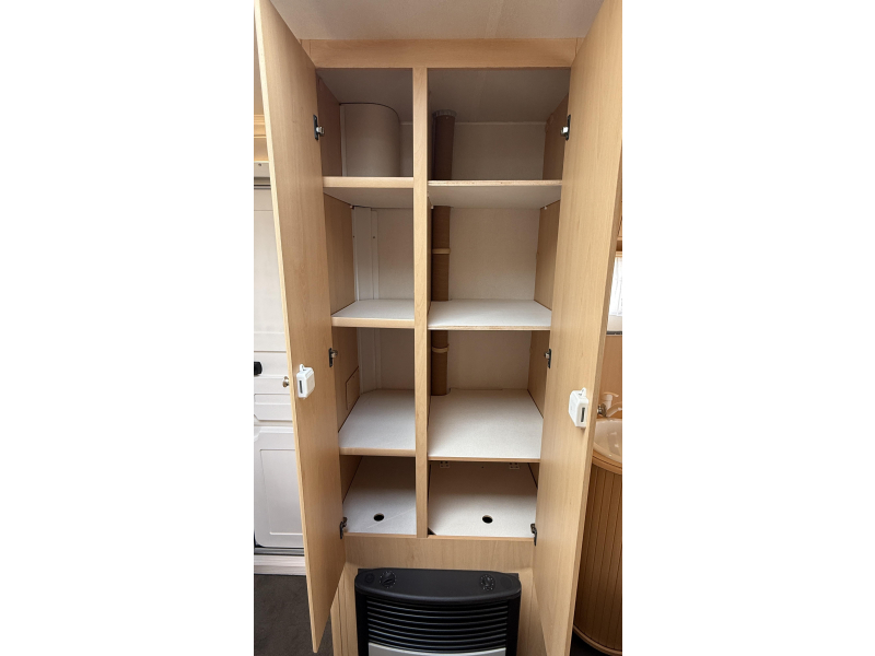 Chateau Calista 450 FHU frans bed rondzit toilet  foto: 10