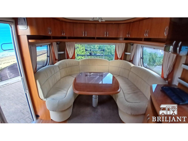 Hobby 560 UFE caravan fransbed/rondzit foto: 18