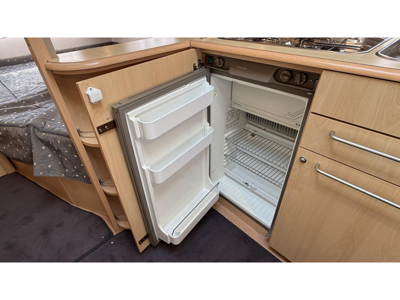 Chateau Calista 450 FHU frans bed rondzit toilet  foto: 7