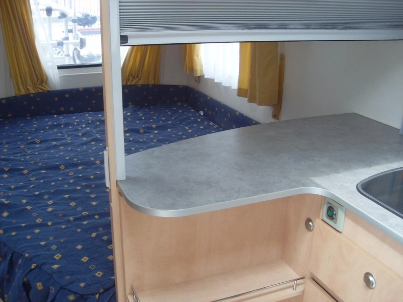 Kip Grey Line 47 TDB met Mover 