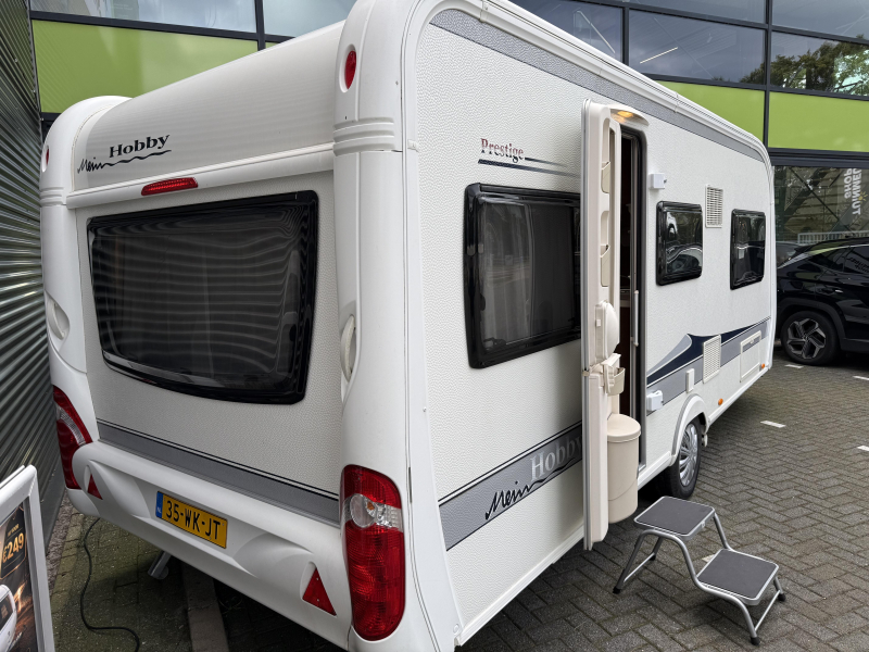 Hobby Prestige 495 UL 2 BEDDEN MOVER VOORTENT 