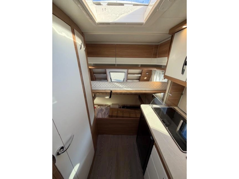 Hobby De Luxe 440 SF Incl. Airco en Voortent  foto: 16
