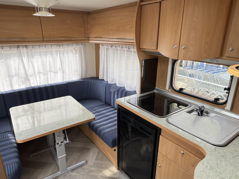 Bürstner Ventana 460 TS - Mover - Voortent 