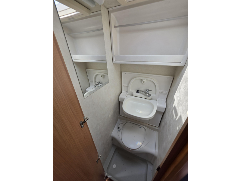 Adria Altea 390 PS 4 persoons VOORTENT 2010  foto: 11