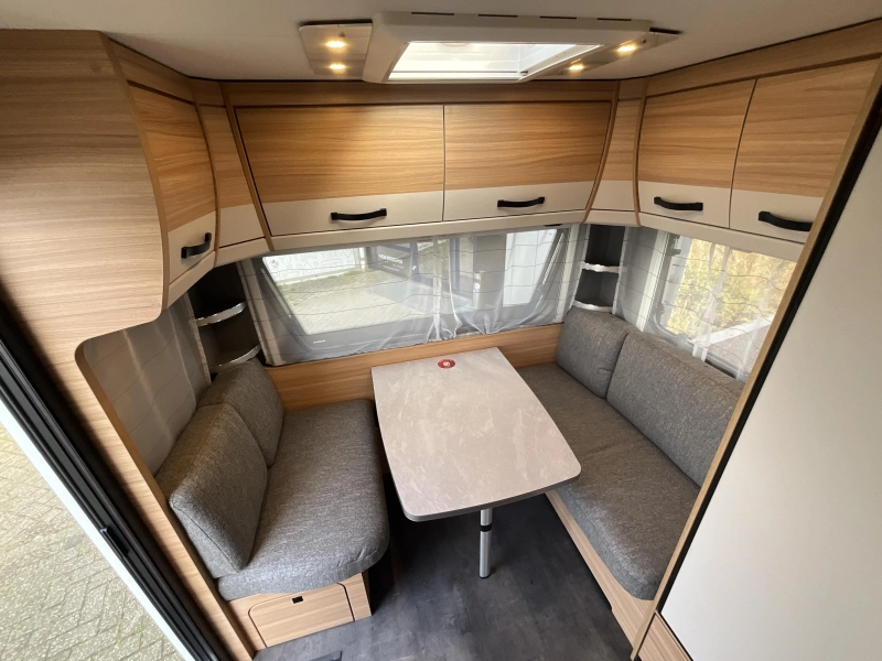 Dethleffs Summer Edition 460 EL ENKELE BEDDEN-XL KOELKAST 