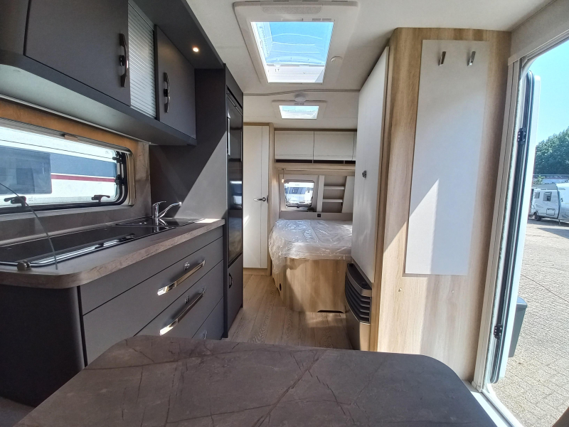 Hobby De Luxe 460 UFE 1500kg  foto: 7