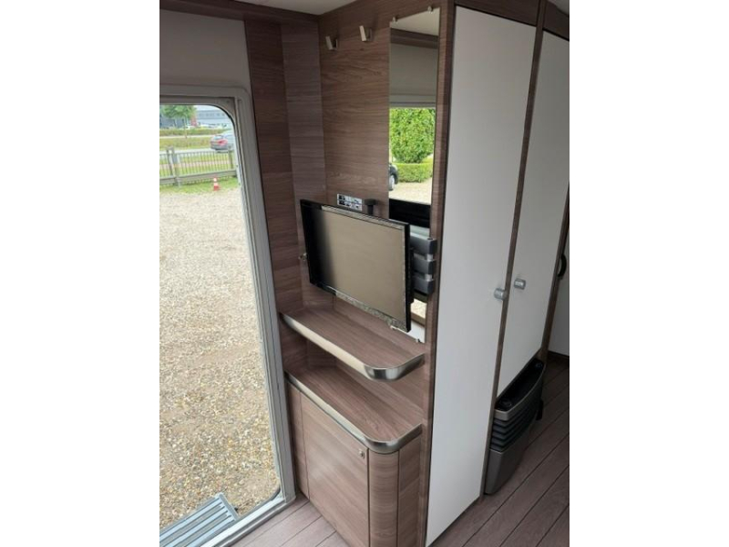 Knaus Sport Silver Selection 500 UF mover airco pano luifel  foto: 13