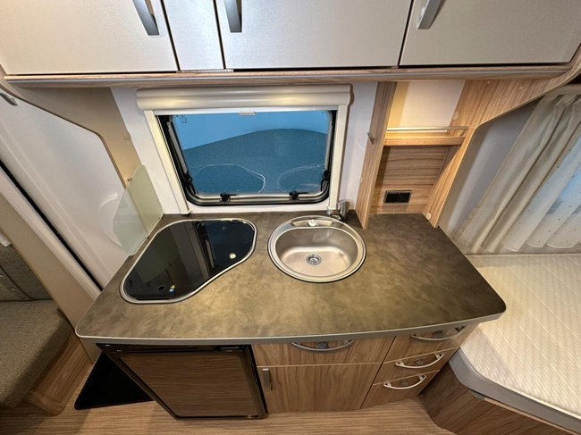 Eriba Nova Light 442 Crystal Silver foto: 19