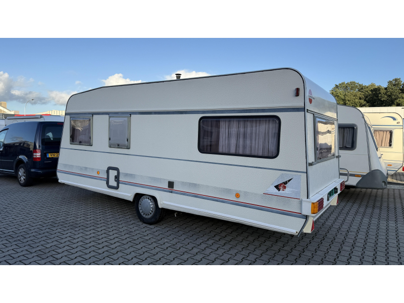 Bürstner Scala 520 enkele bedden rondzit 
