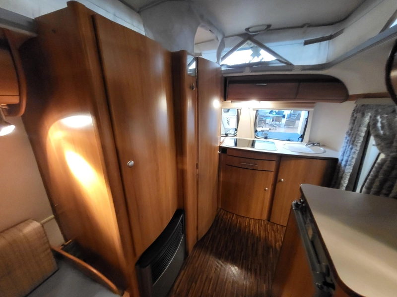 Eriba Touring Triton 420 GT netjes en compleet  foto: 8