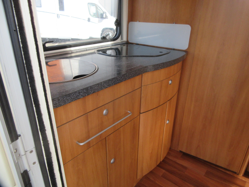 Eriba Nova GL 390 COMPACT MET EINDKEUKEN  foto: 11