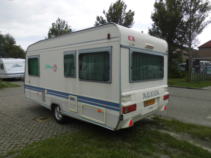 Adria Unica B 431 DD 
