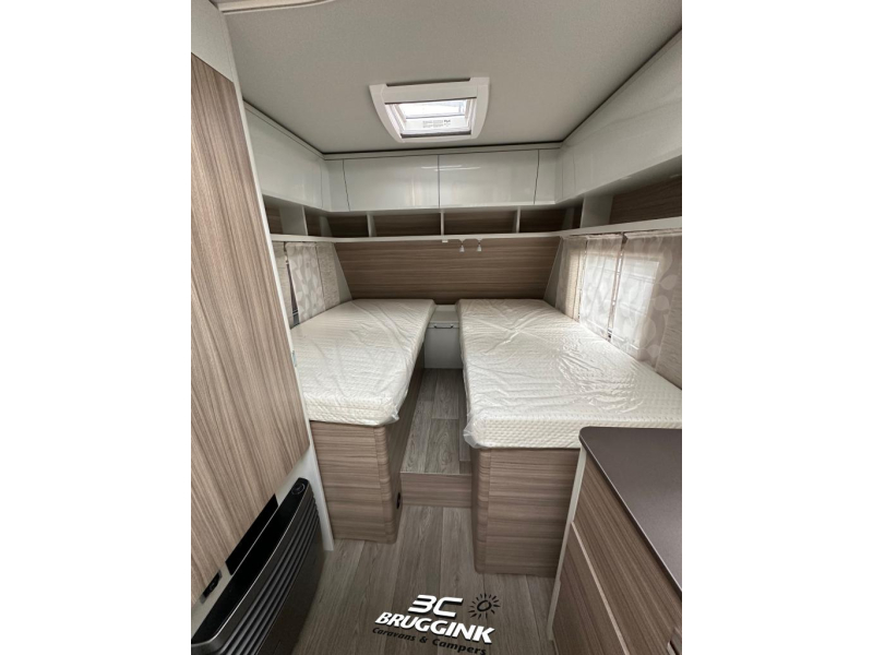 Bürstner Averso Plus 520 TL ENKELE BEDDEN + HEFBED  foto: 11