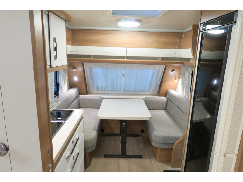Hobby De Luxe 495 WFB MOVER+AIRCO+VOORTENT+FIET  foto: 3