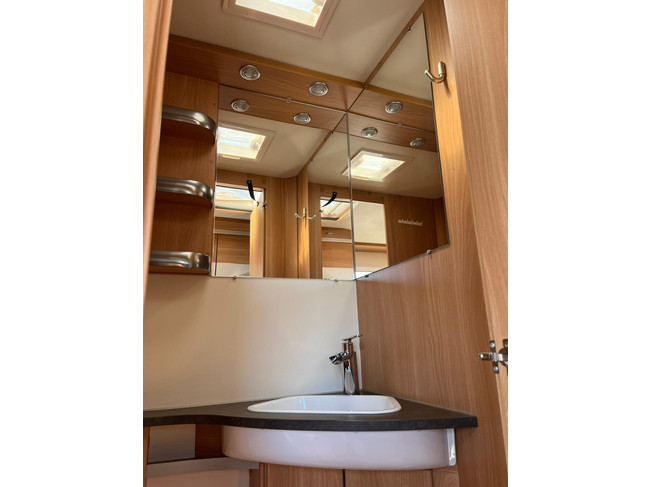 Knaus Südwind 500 EU Silver Selection | Elektrische Luifel | Vol Automatische Mover | Alko ATC Systeem | Boiler | Enkele bedden | Rondzit foto: 16