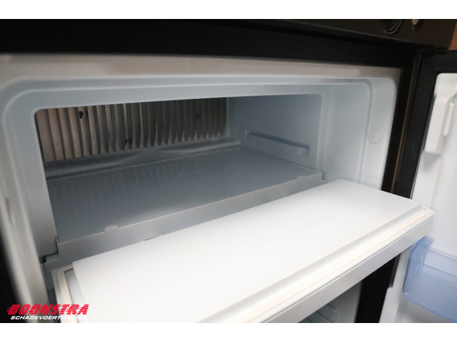 Knaus Sport 450 FU Middenkeuken Rondzit foto: 20