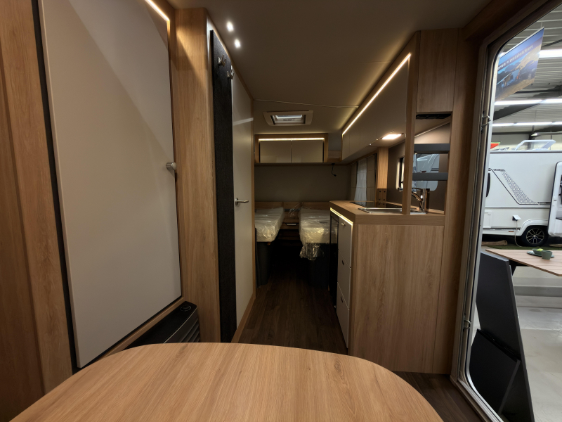 Knaus Sport Platinum 500 EU Platinum+vloer+1800KG  foto: 5