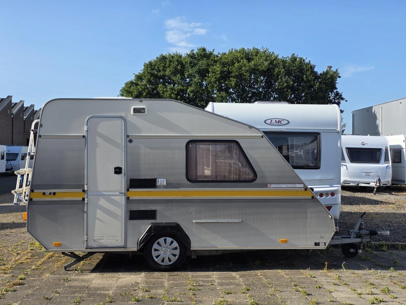Kip Kompakt 420 EK Vaste toilet en voortent!  foto: 2