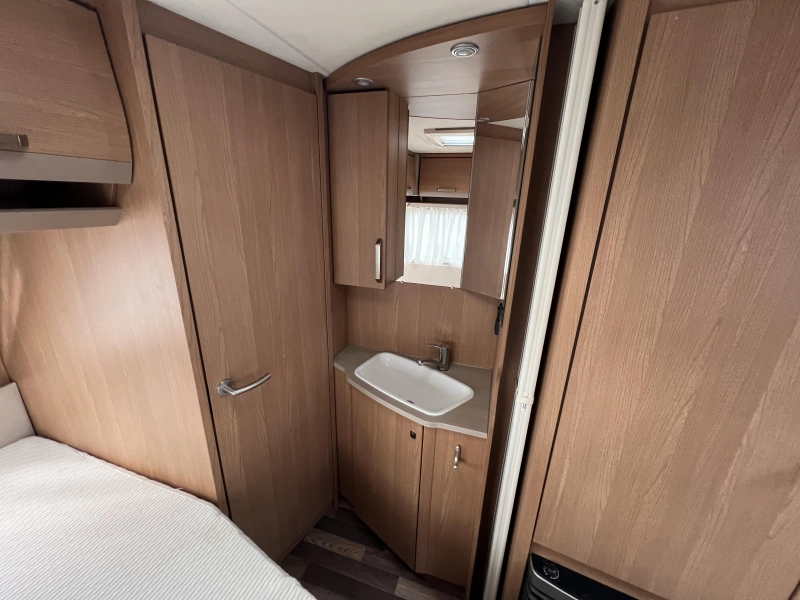 Knaus Sport 450 FU Mover, Fiamma Zakluifel,  foto: 11