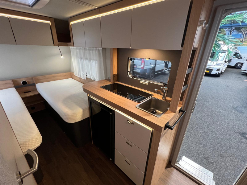 Knaus Sport 460 EU mover, luifel, fietsenrek  foto: 11