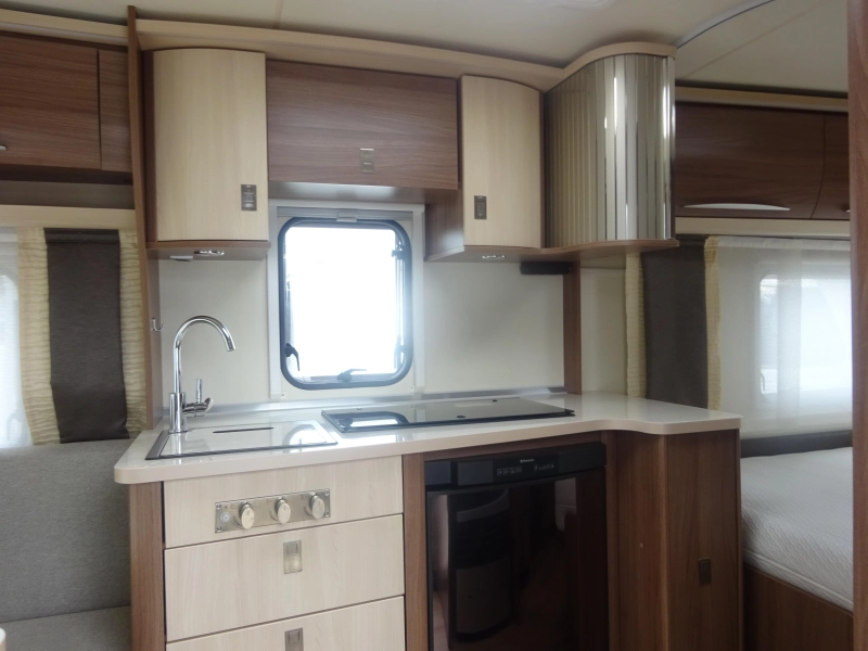 Bürstner Averso 460 TS  foto: 15
