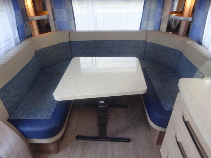 Hobby De Luxe 460 UFE  foto: 12