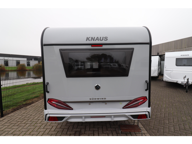 Knaus Sudwind Black Selection 450 FU Model 2026 - 1700KG - 147  foto: 4
