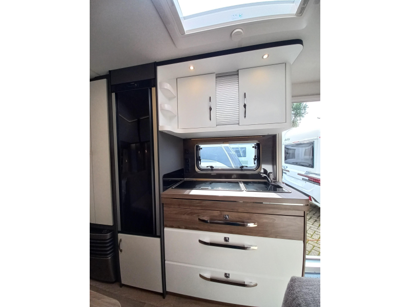 Hobby Excellent Edition 490 KMF 1800kg  foto: 7