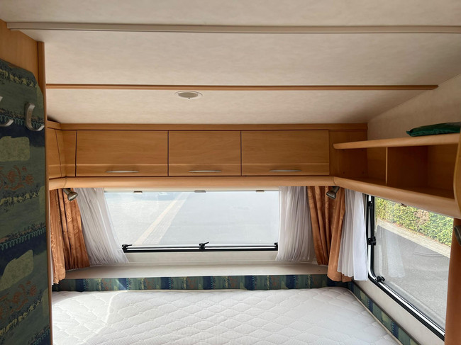 Fendt Saphir 470 | Fietsenrek | Rondzit | Vast bed | Voortent foto: 19